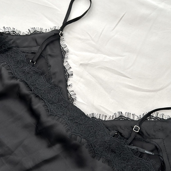 Forever 21 Silky Cami in black Small new - Picture 6 of 6